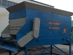秸稈飼草全自動(dòng)分料機(jī)